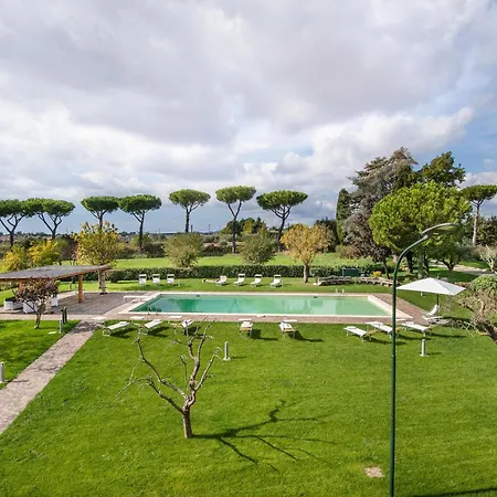 Holiday home Lovely In
